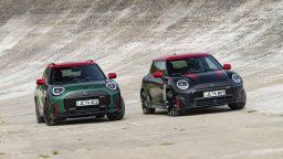 MINI показа най-бързите версии на електрическите модели Cooper и Aceman