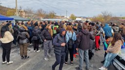 Второ денонощие остава блокиран пътя София – Варна при Попово заради протест