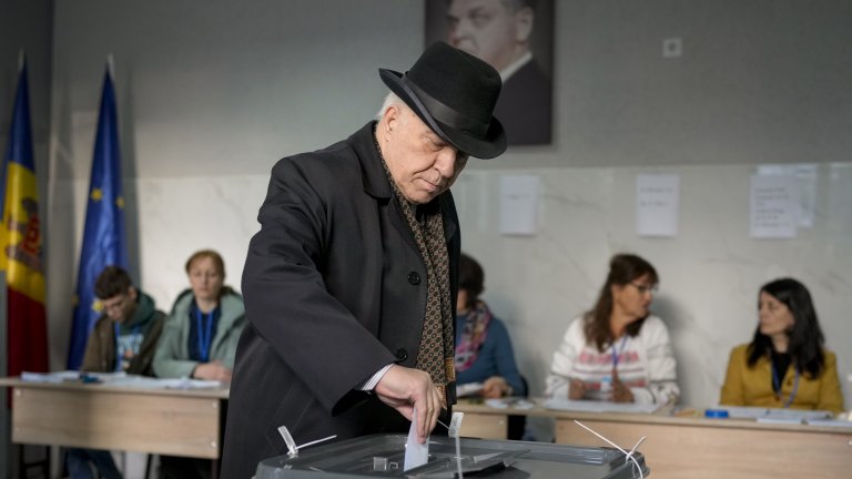 Република Молдова избира днес нов парламент в решаващ момент за бъдещето си
