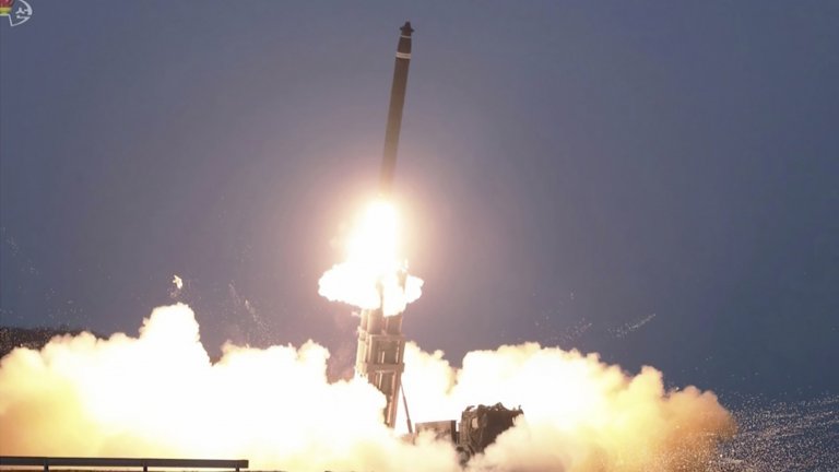 Пхенян изстреля няколко балистични ракети с малък обсег към Японско море