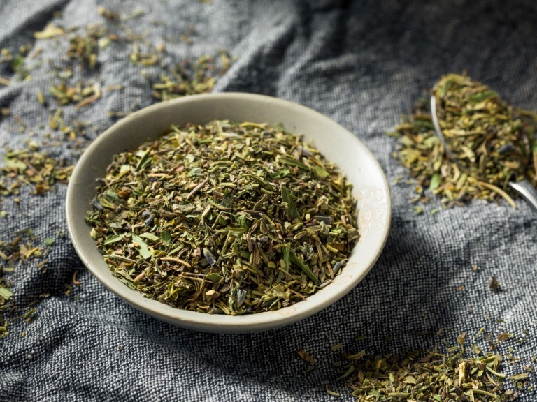 Как да си направите лесно известния микс от провансалски подправки