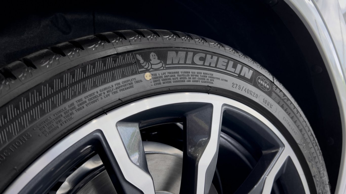 Заради срив на продажбите Michelin затваря две фабрики във Франция