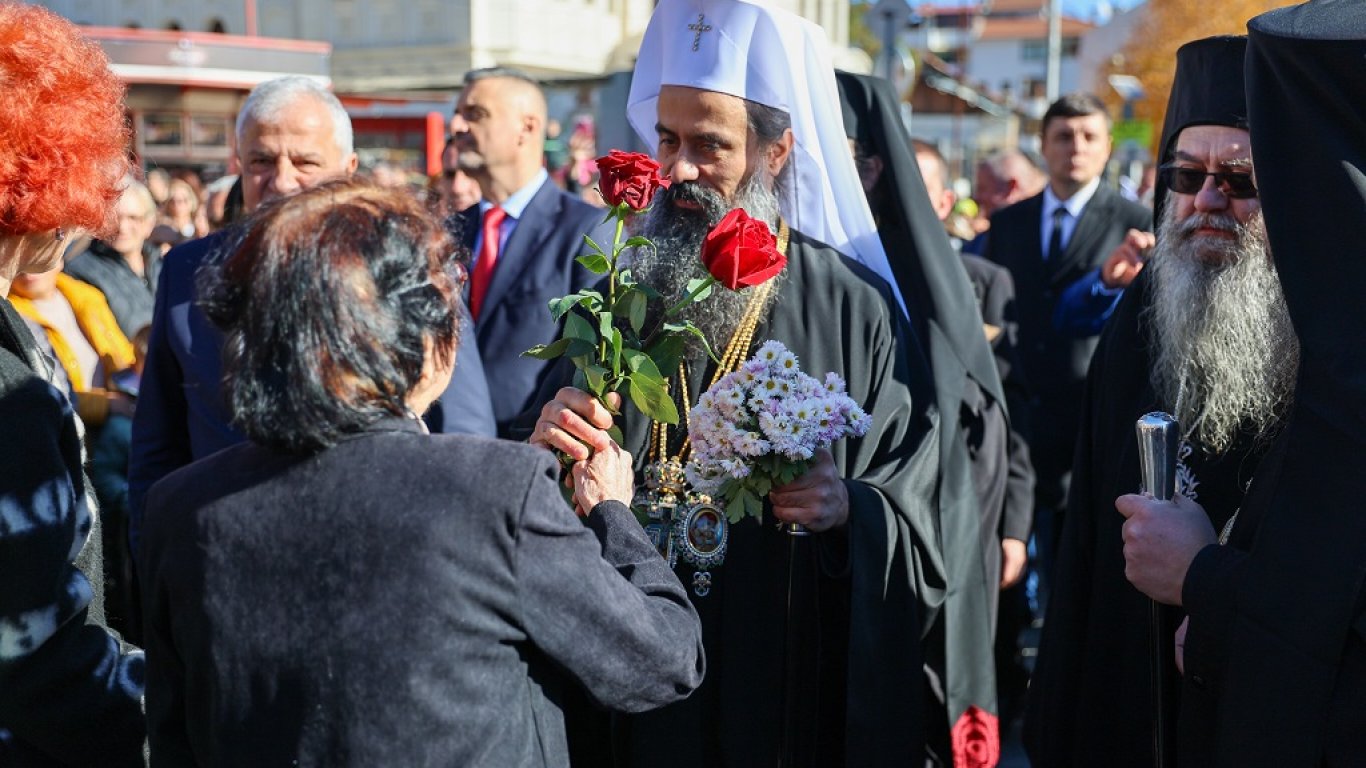Доверието към БПЦ се повишава след избора на патриарх Даниил