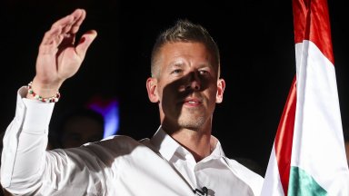 Лидерът на унгарската опозиция Петер Мадяр започна днес поход към