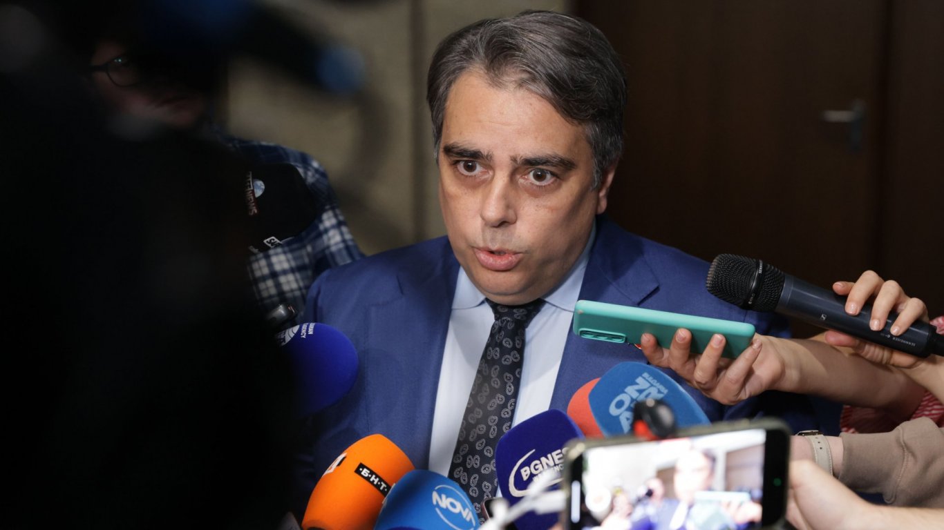 Асен Василев призова МС да внесе проект за удължаване на настоящия бюджет