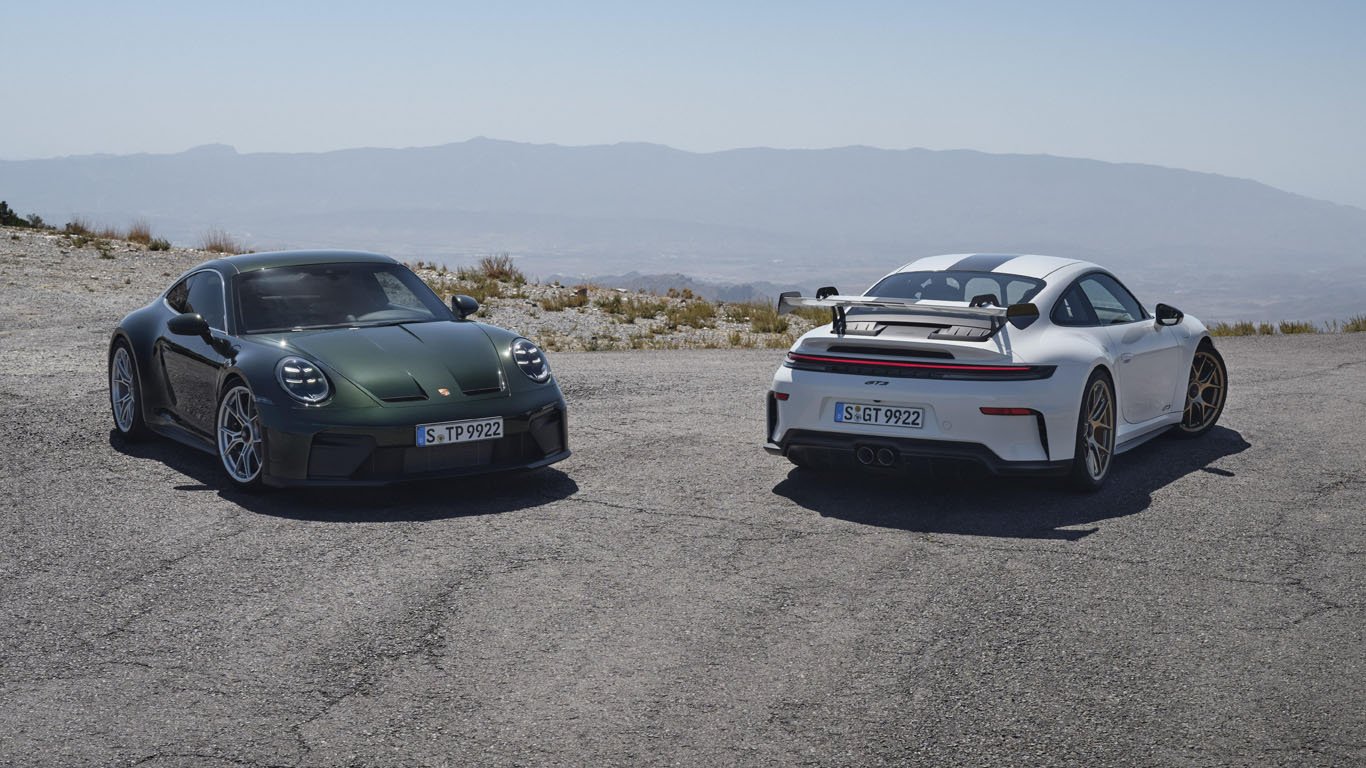 Porsche направи 911 GT3 за пистата и 911 GT3 с пакет Touring за пътя