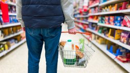 Брашно, ориз и млечни продукти са най-скъпи в България от целия ЕС