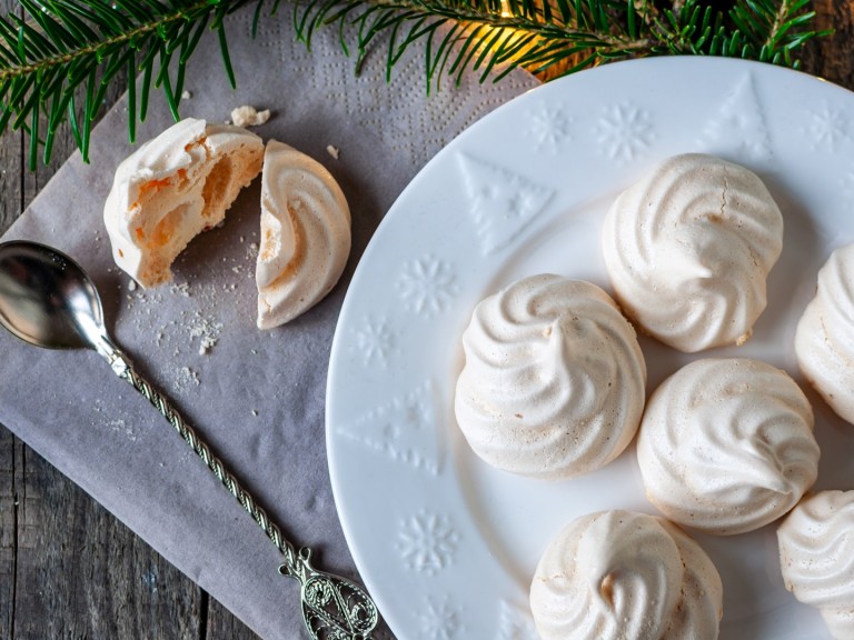 Стъпка по стъпка: Как да си направим класически целувки у дома