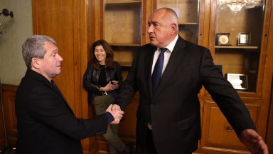 Представители на управляващите партии от коалицията зад кабинета Желязков реагираха