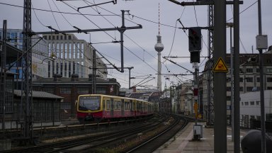 Революционно предложение: Вагони само за жени в берлинското метро