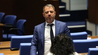 Делян Добрев не изключва предсрочни парламентарни избори наесен и на