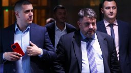 Зафиров: Оставка ми сега би била предателство към партията