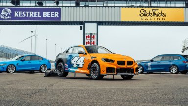 Това BMW M2 има задвижване на всички колела и 1500 конски сили