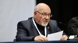 Политологът Александър Маринов отново стана съветник на Гълъб Донев
