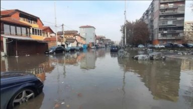 Голяма ВиК авария в Столипиново остави и други квартали в Пловдив без вода