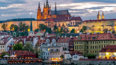 Виж още Чехия е готова да участва в мироопазваща мисия