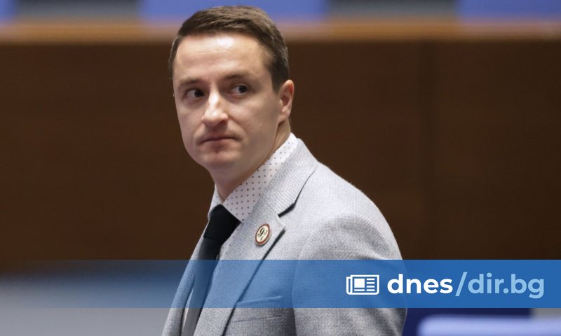 Образно казано България вече сече евромонети - български, а някои