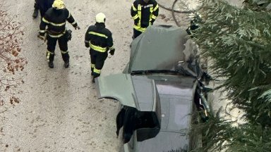 Електрическа кола се запали в столицата