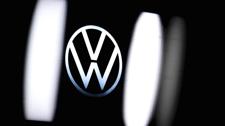 Volkswagen реже още 50 000 работни места в най-мащабното преструктуриране в историята си