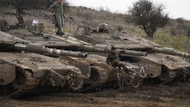 Израелската армия е предприела първите стъпки от операцията си за