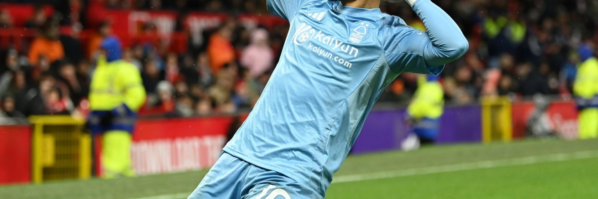 Катастрофалният вратар обрече Юнайтед на домакинска загуба