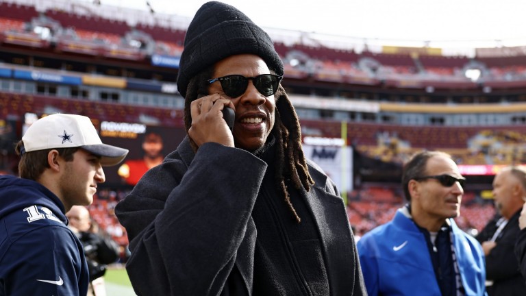 Джей Зи се появи на премиерата на филм, ден след като бе обвинен в изнасилване