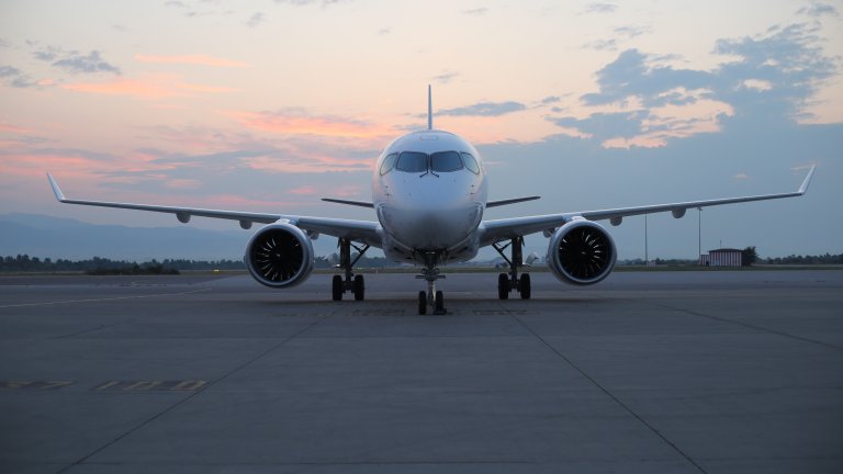 "България Еър" и редица авиокомпании анулираха полетите си в Близкия изток