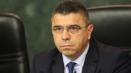 Илков за хванатите с контрабандни цигари служители на МВнР: Изолиран случай, не можем да говорим за канал