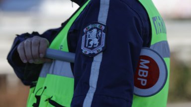 Масирана полицейска операция в търсене на купени шофьорски книжки започна