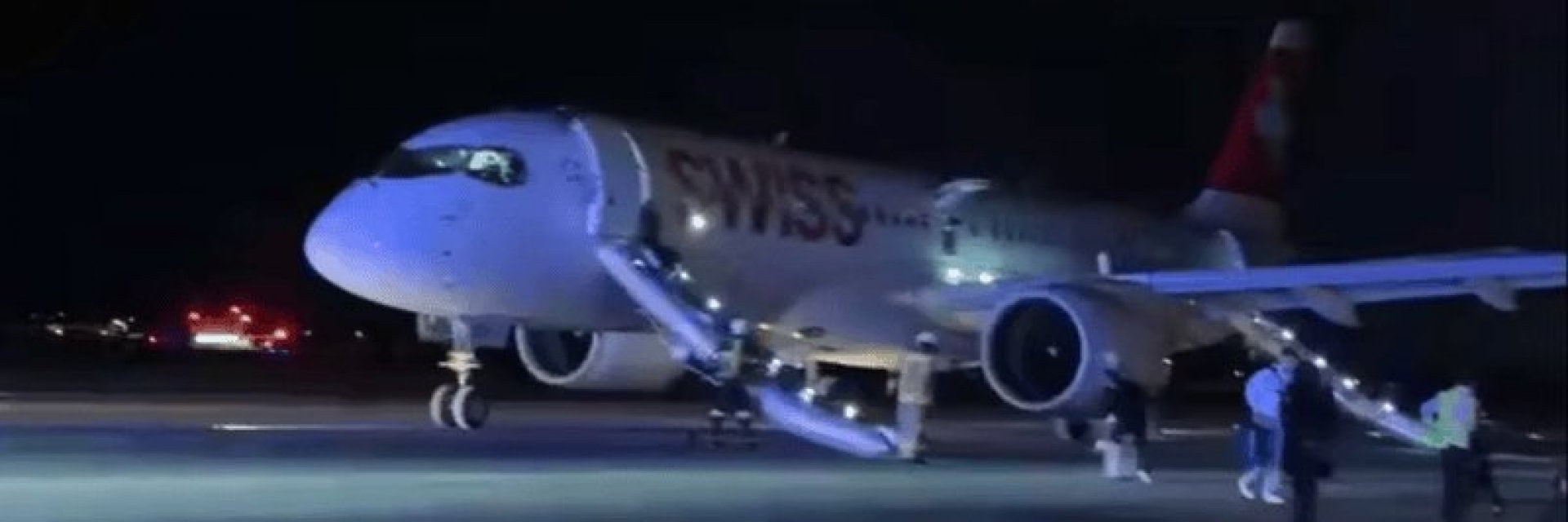 Самолет от Букурещ кацна аварийно в Австрия заради дим в салона и пилотската кабина (видео)