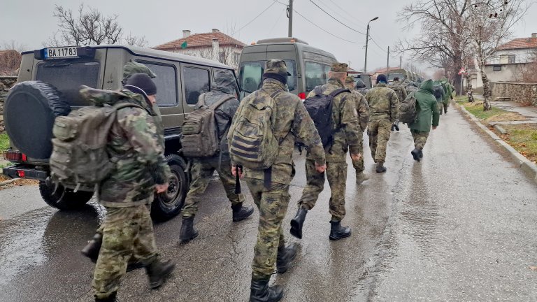 И армията се включи в издирването на 13-годишния Ники, претърсват землището на Гурково