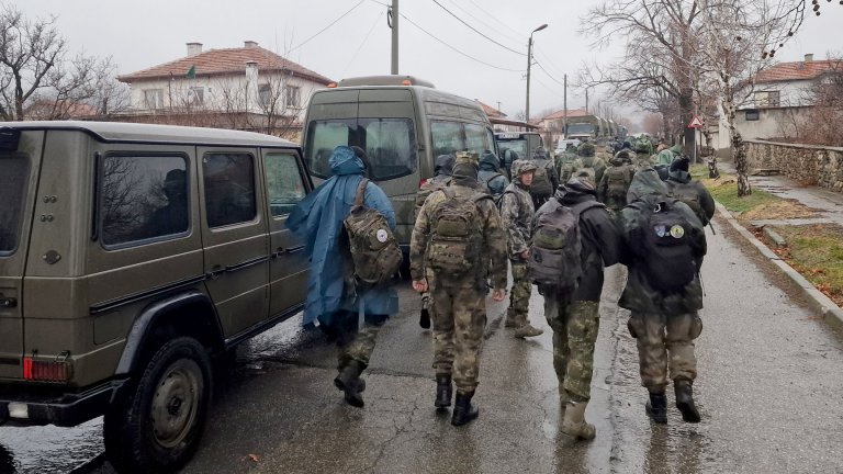 14 дни без никаква следа от 13-годишния Ники, обхождат района около яз."Жребчево"