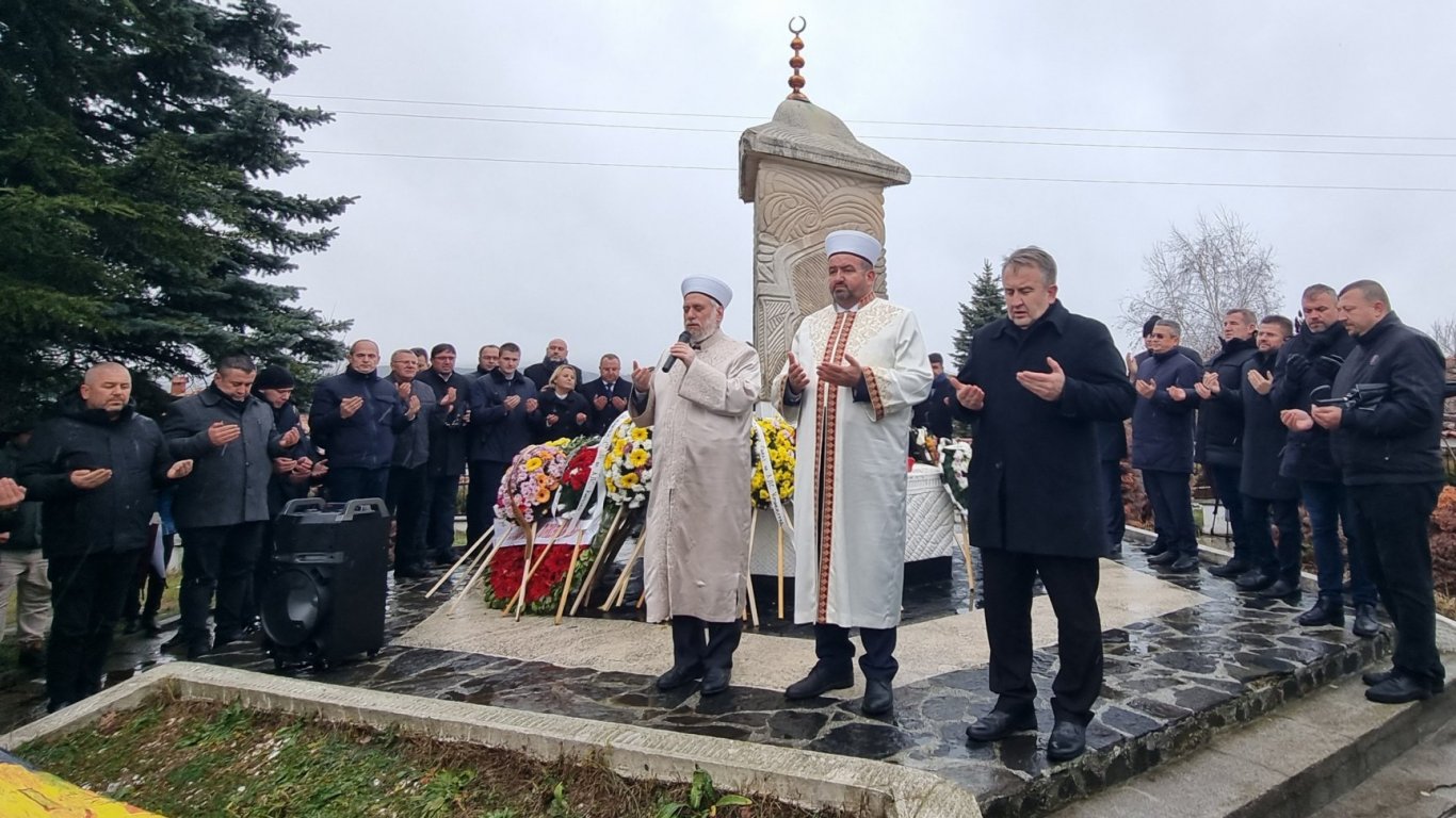 Два възпоменателни митинга за 40-годишнината от Възродителния процес в Могиляне