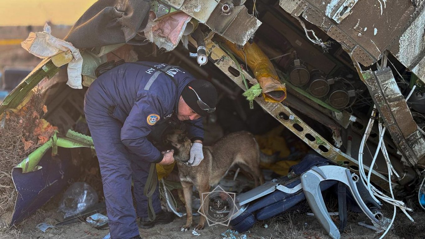 "Росавиация": Полет J2-8243 е сменил маршрута си заради атаките на украински дронове в Грозни