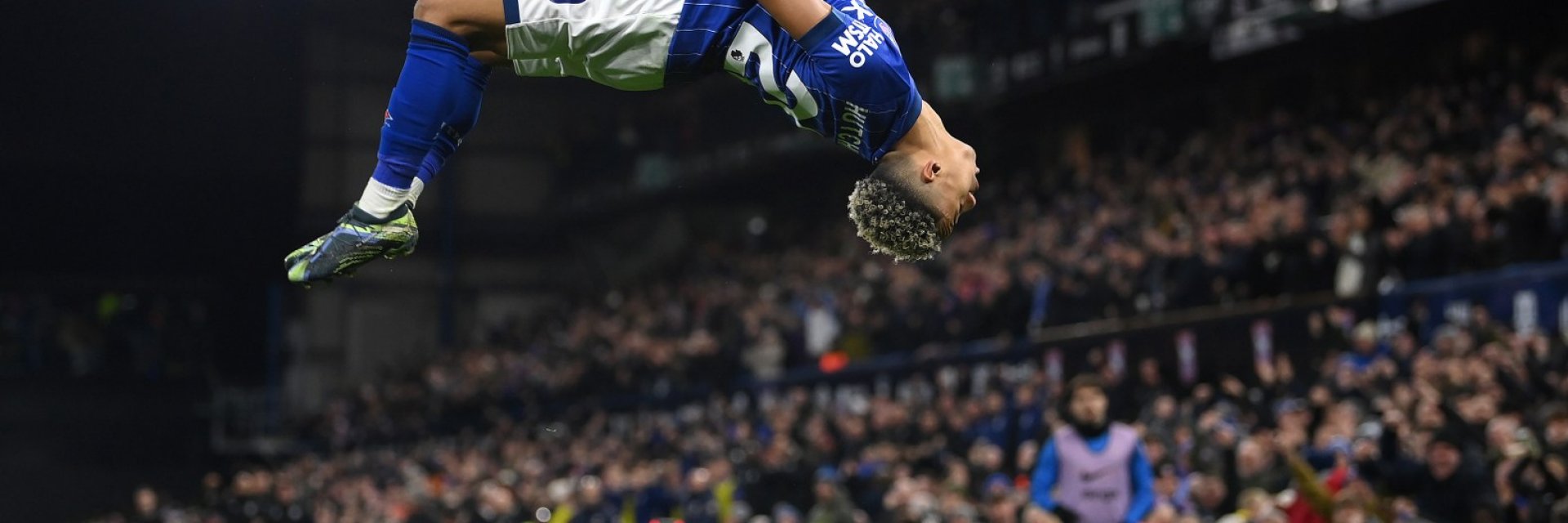 Разколебаният Челси беше шокиран и от "трактористите"