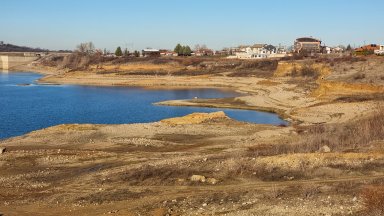 Над 120 постройки построени в чашката на язовир Огоста край Монтана са