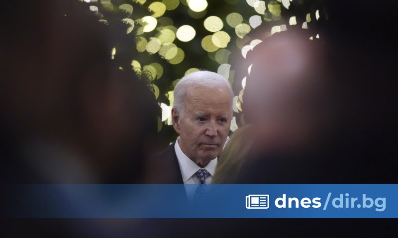 Книгата още не е излязла на пазара, а вече разтърси