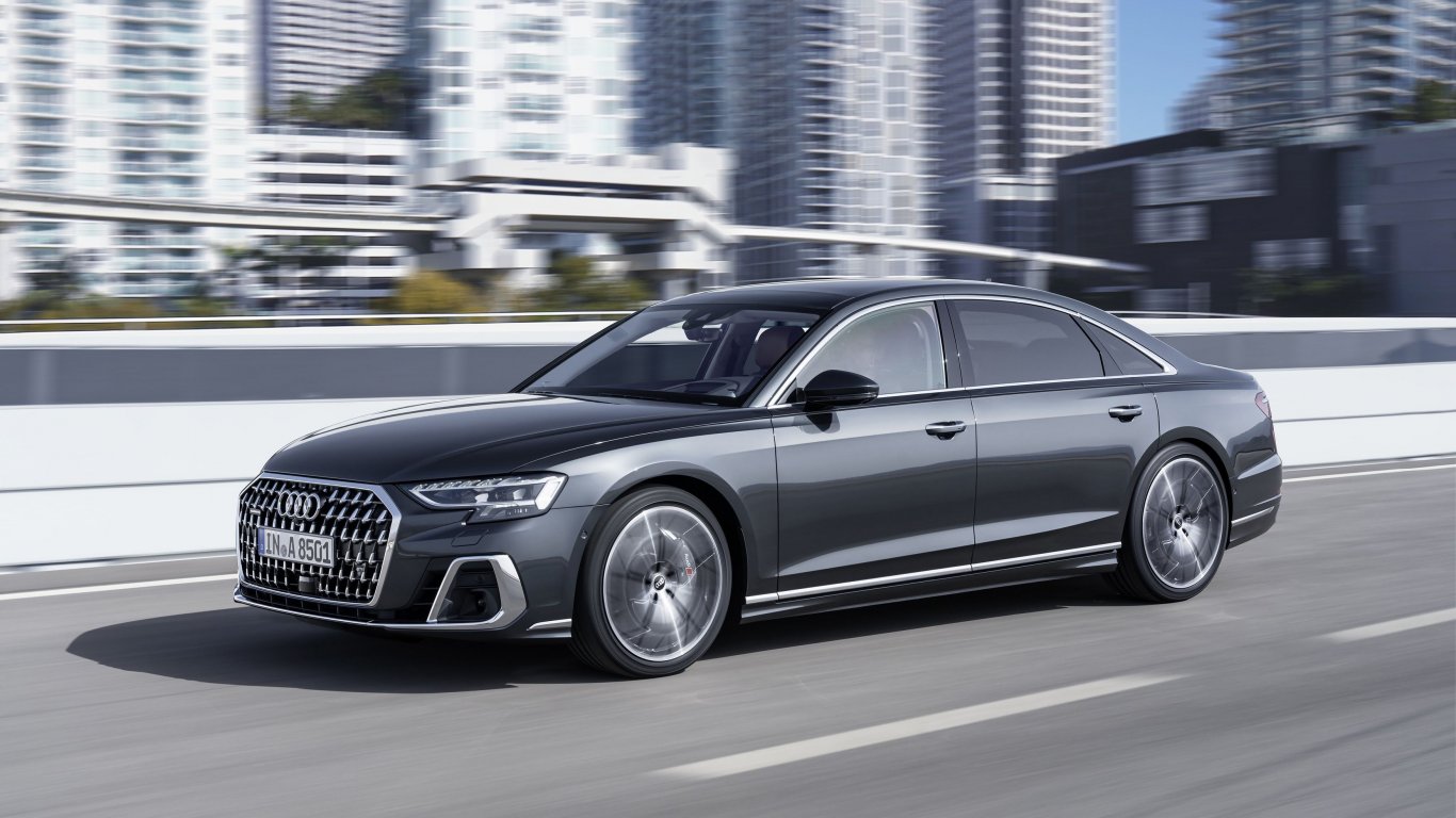 Пети е Audi A8