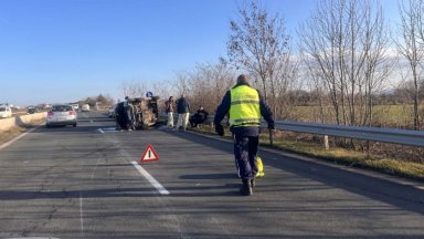 Катастрофа затрудни движението по пътя Бургас - Слънчев бряг