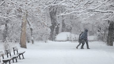 Очаква ни още повече сняг: Неучебен ден в Карнобат и Руен, предупредиха за лавини на Витоша 