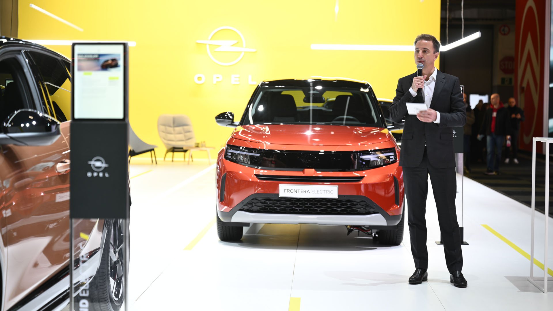 Флориан Хютл - изпълнителен директор на Opel представи новия Opel Frontera Electric