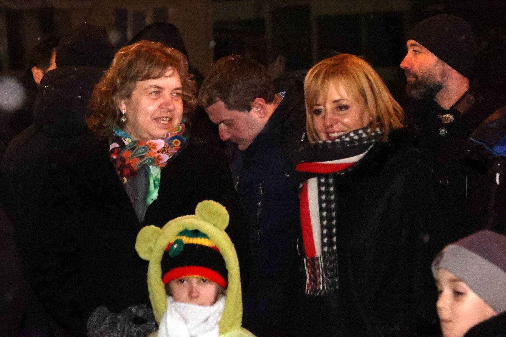 Заедно с Наталия Киселова на празника беше и Мая Манолова, лидер на "Изправи се.бг"