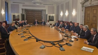 Административният съд в София отхвърли жалбата на Ахмед Доган срещу