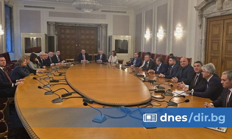 Административният съд в София отхвърли жалбата на Ахмед Доган срещу