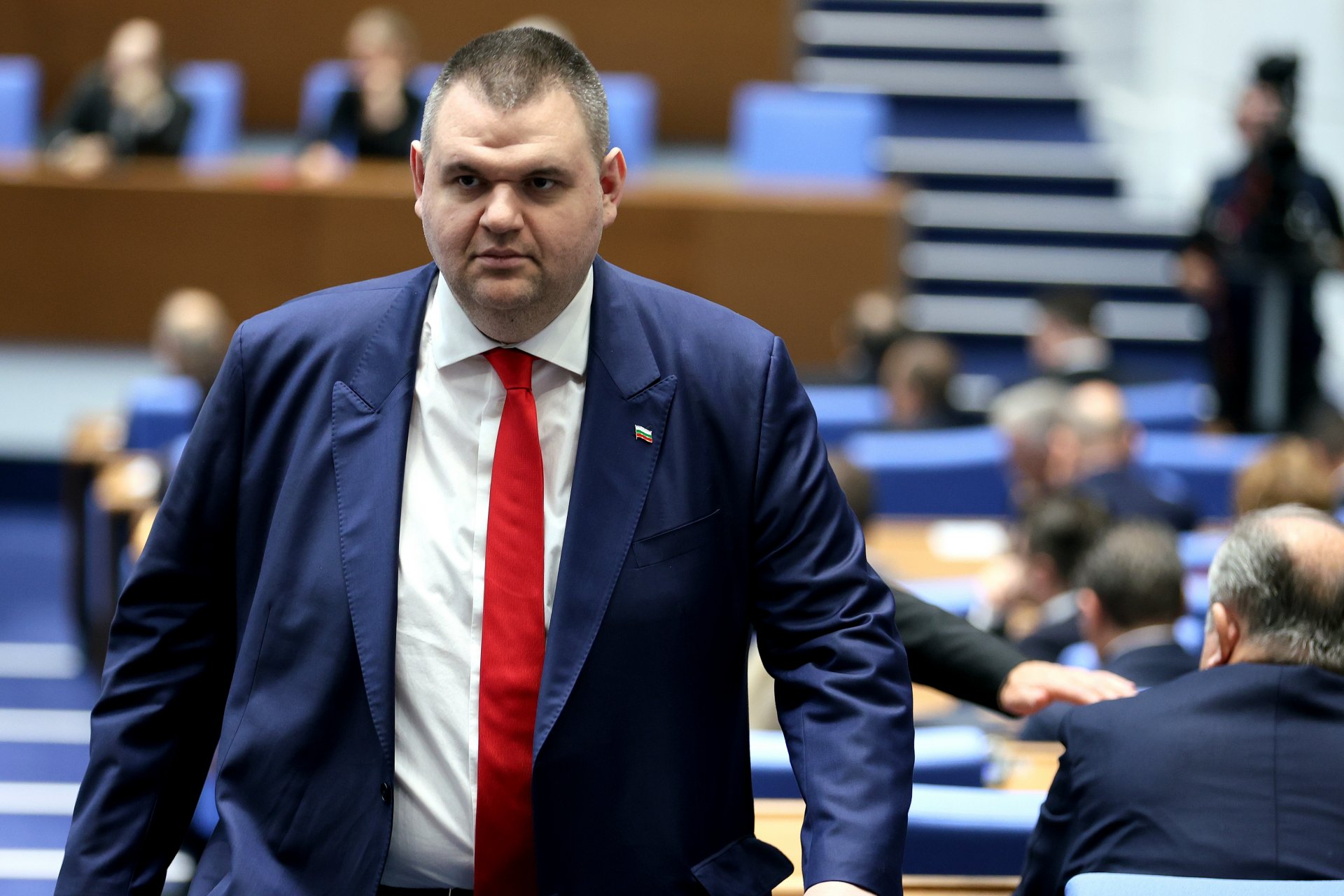 Парламентарната група на ДПС-НН настоява след завършването на работата на парламентарната комисия да бъдат предприети адекватни мерки за премахване на това влияние и елиминирането на възможностите за подобно вмешателство, насочено срещу националните интер