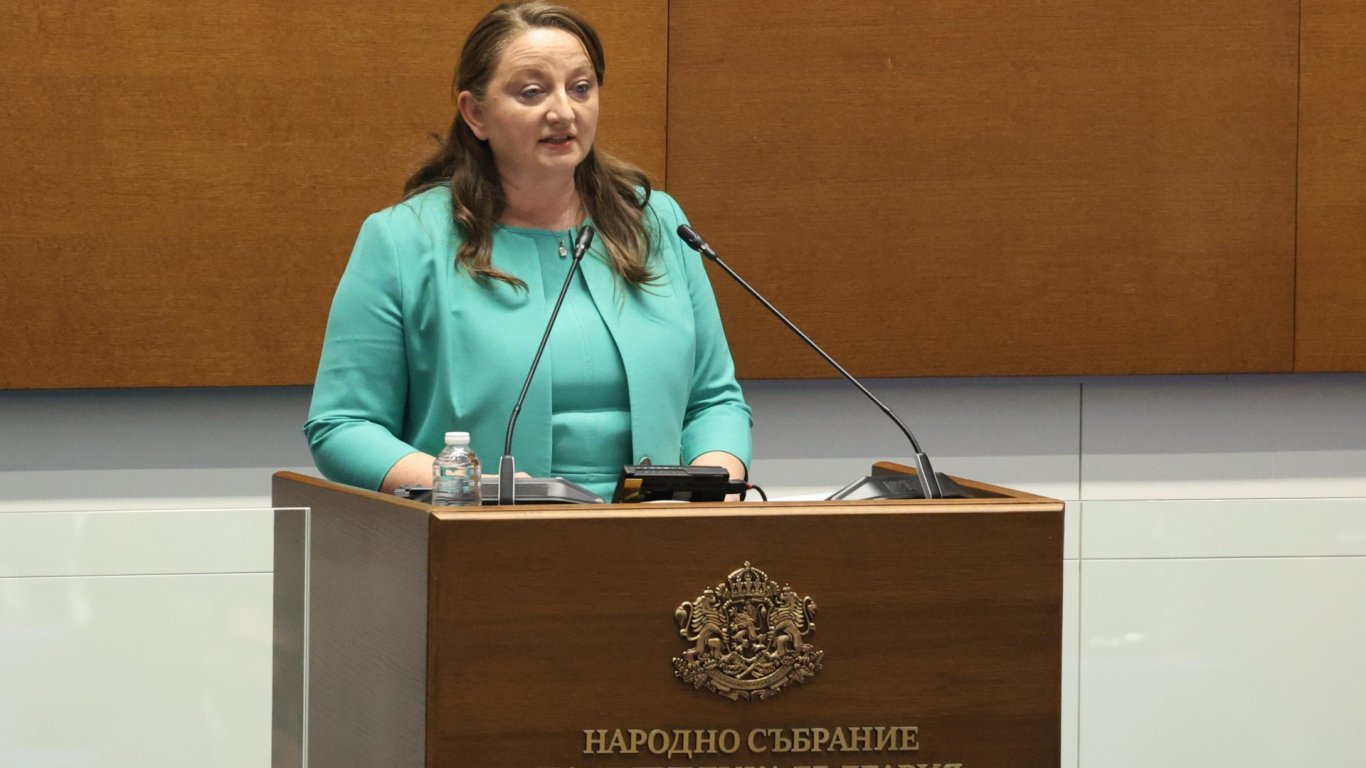 Деница Сачева: Очакваме от ПП-ДБ благодарност, смирение и връщане на дълга към ГЕРБ 