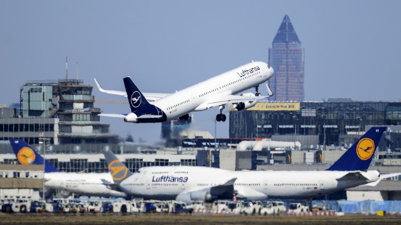 Хаос в небето над Германия: Lufthansa отмени стотици полети заради мащабна стачка