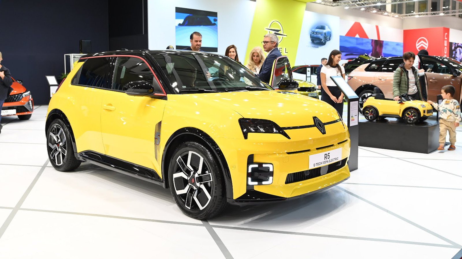 Renault 5 E-Tech electric на автосалона в София през октомври