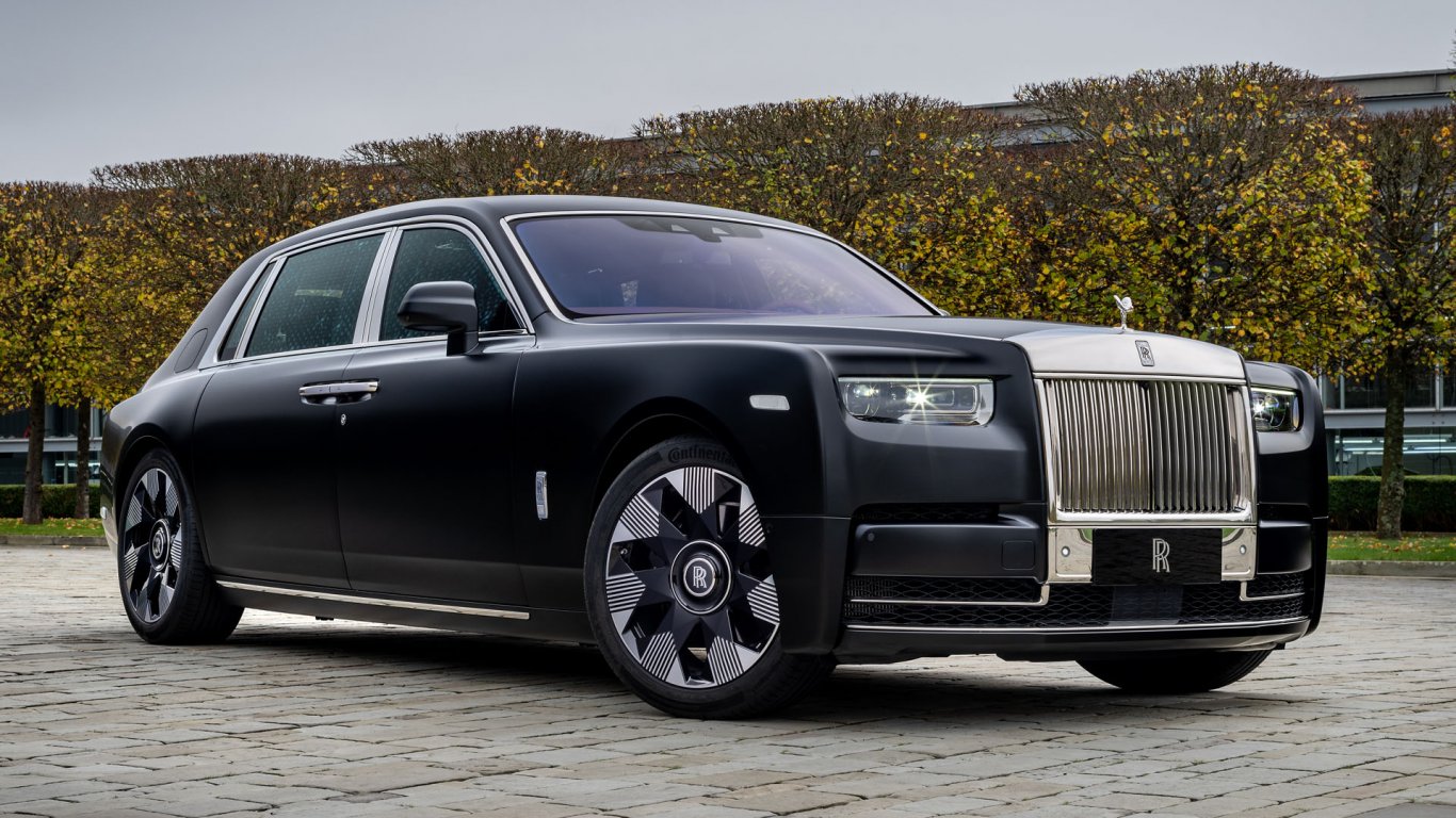 Rolls-Royce изпраща годината на Дракона с уникален Phantom