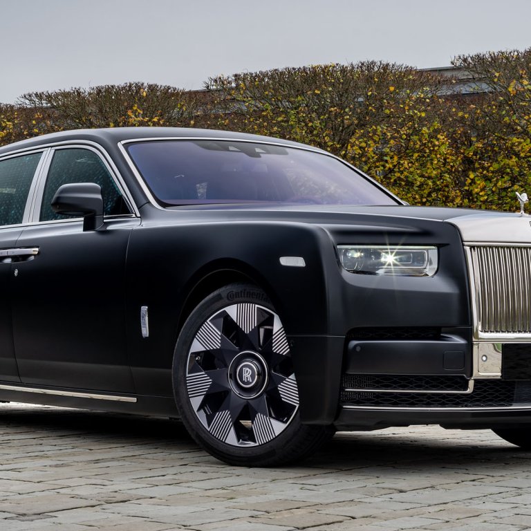 Rolls-Royce изпраща годината на Дракона с уникален Phantom